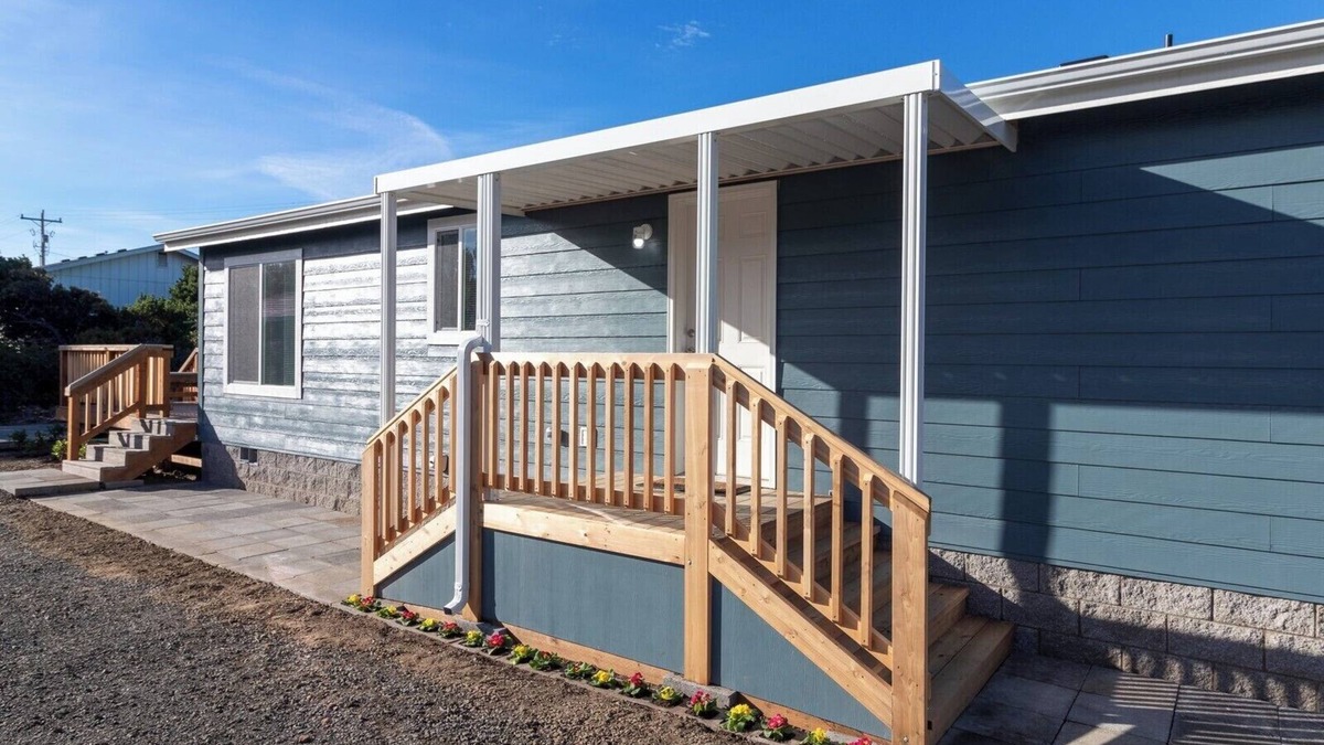 Florence House | Beach Access at Falcon Shores