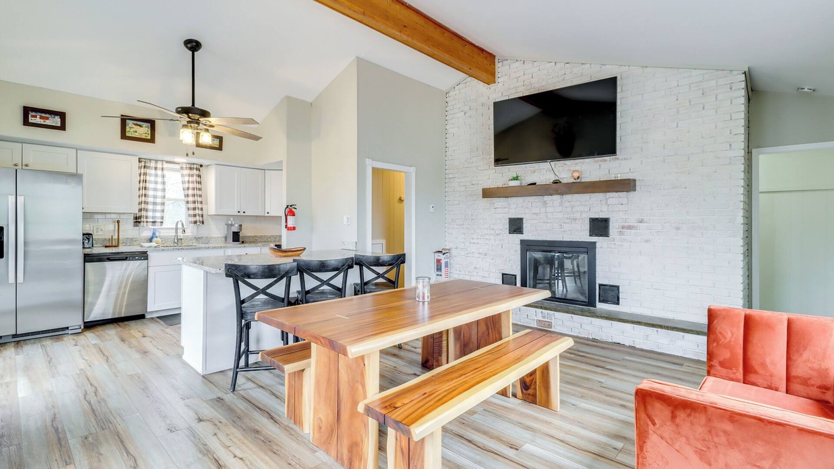 Briar Crest Woods House | Beach Access: BBQ-Ready Poconos Family Getaway!