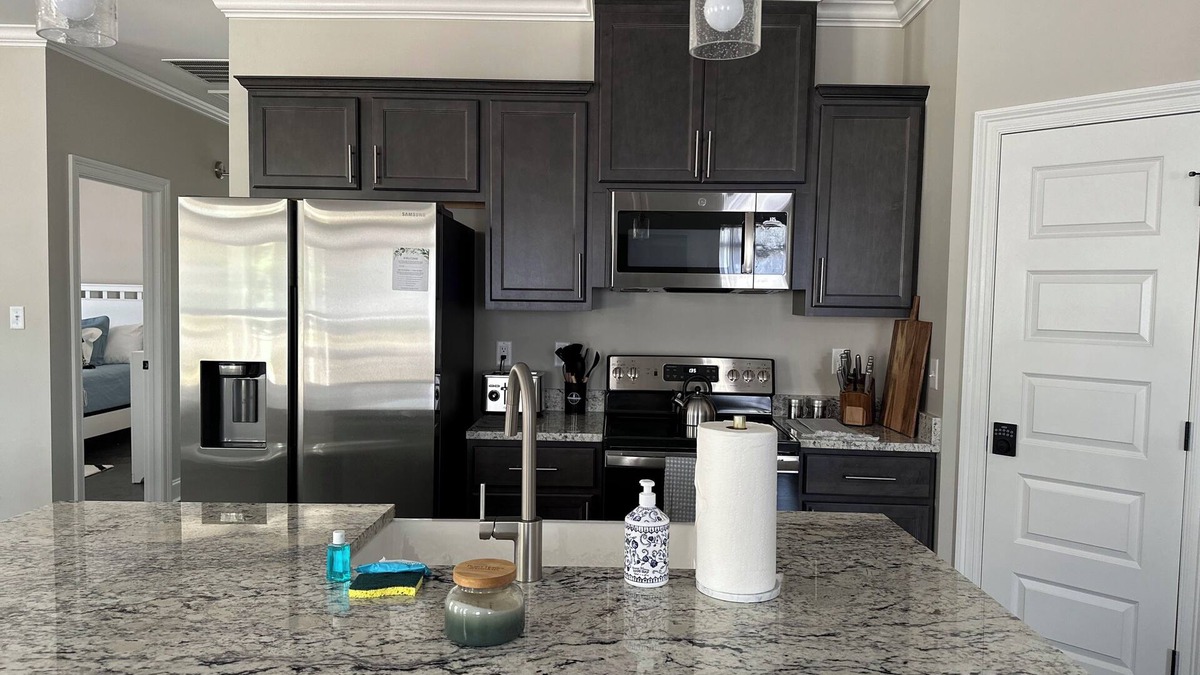 Gulfport House | Beach Access, sleeps 8, Pets-YES! Blue Oak Cottage - beach supplies included!