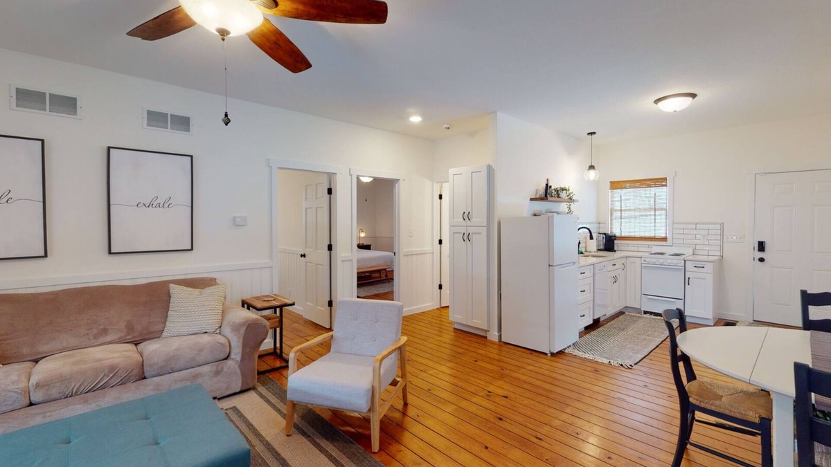 Osage Beach House | Beach Access to Ozark, Visit the Cottage on Valley Road!