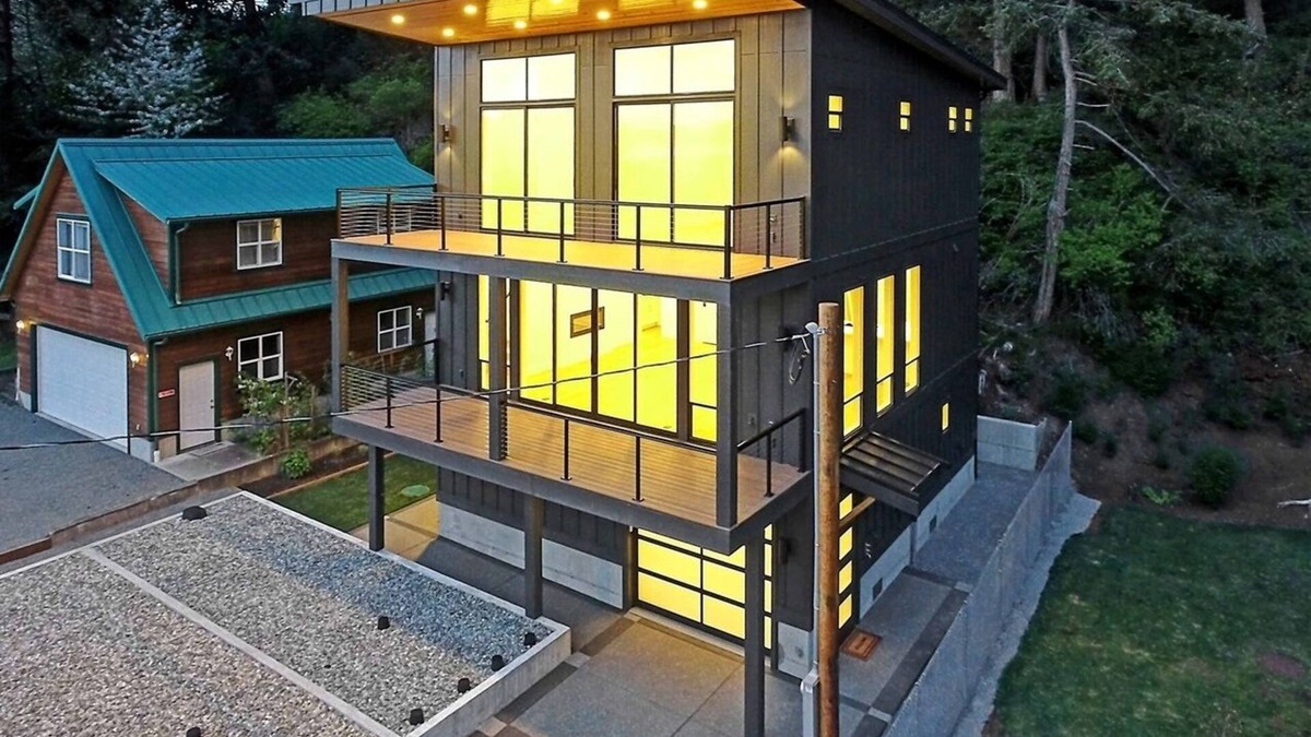 Camano Island House | Beach Access, Traeger Grill, Peloton & Bay View