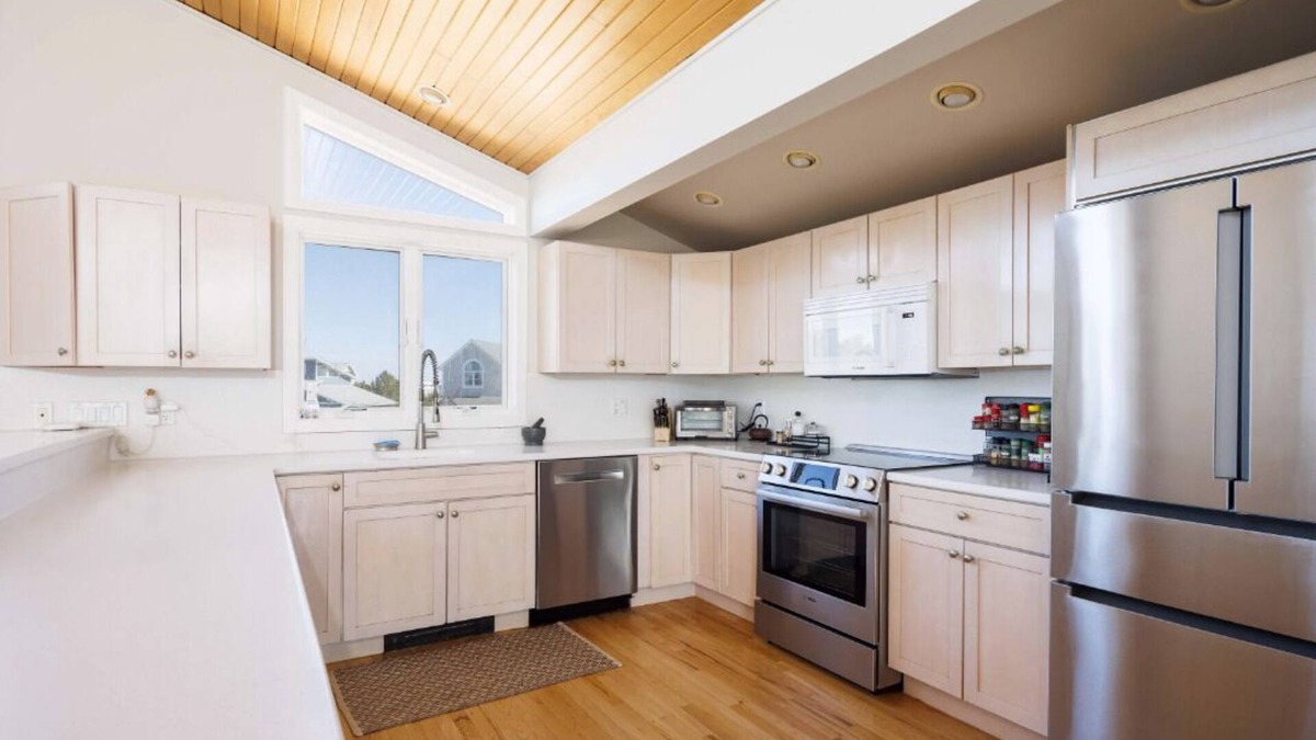 West Hampton Dunes House | Beach access. Amazing bay view. Heated pool. Huge decks. Cul de sac Pickleball!