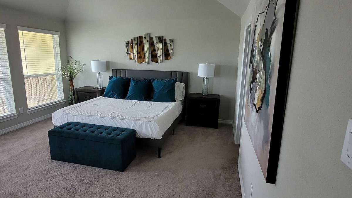 La Porte House | Beach Adjacent Modern 3 Bedroom 3 bath home with King & Queen beds