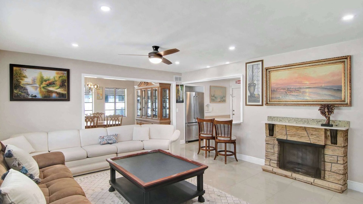 Riviera Beach House | Beach-Anchor Palms | Your Next W. Palm Beach Stay!