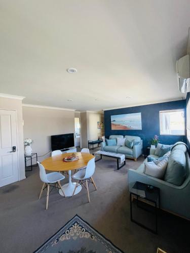 Papamoa Beach Apartment | Beach Apartment