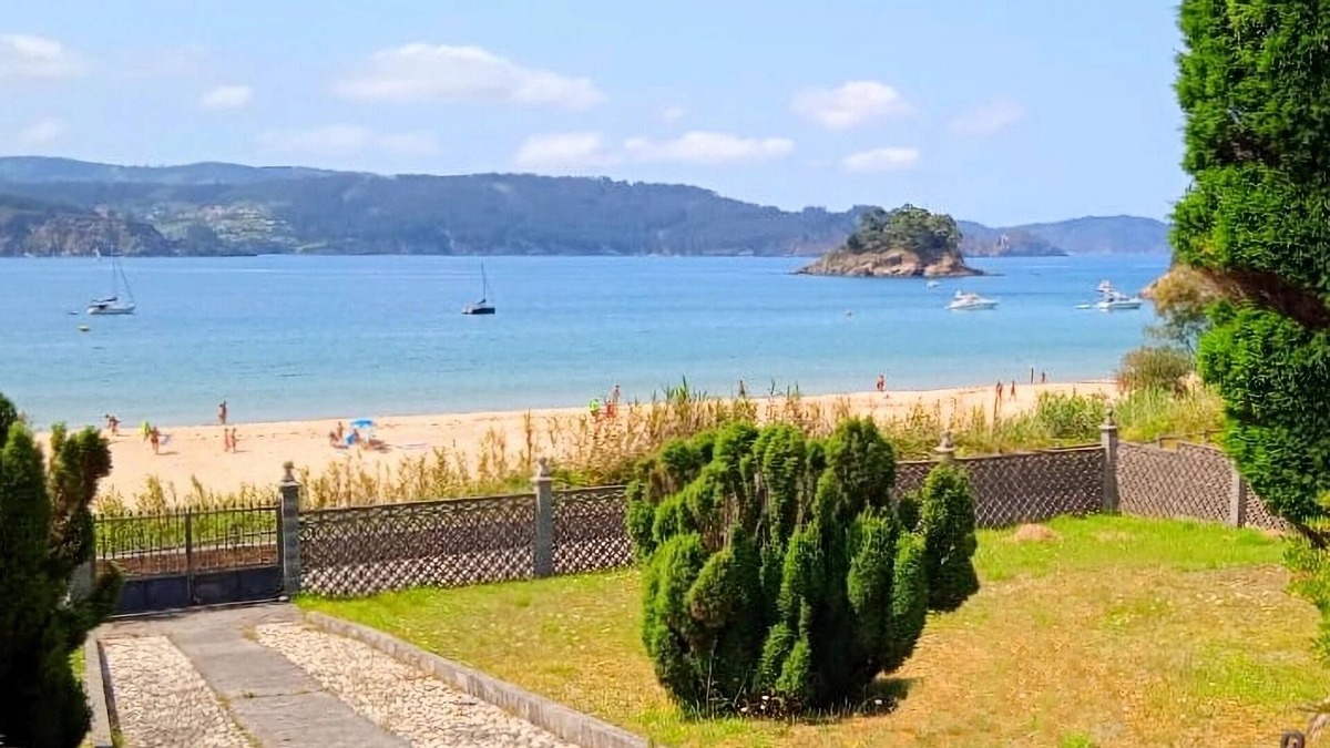 Faro House | beach area