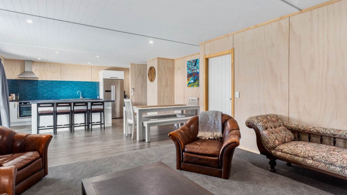 Waiotahi House | Beach Bach on Boulevard
