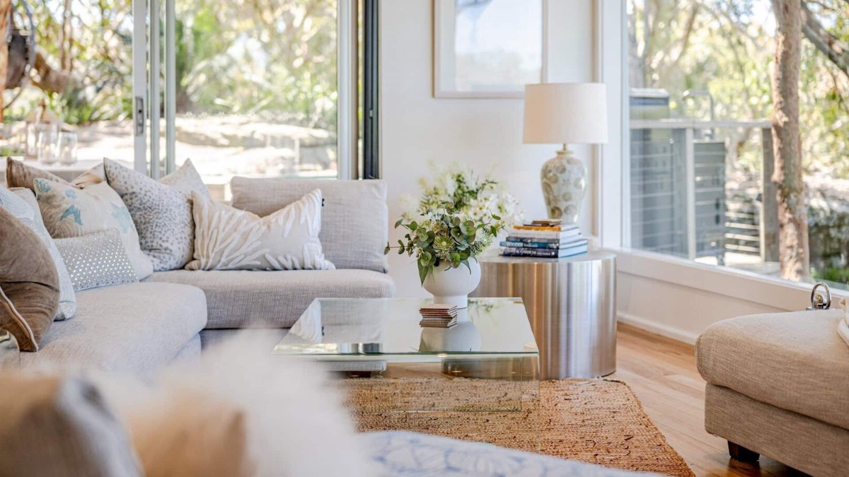 Hardys Bay House | Beach, bay, bush and heated plunge pool