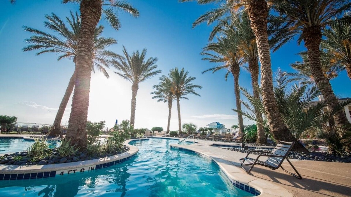 Red Fish Cove Resort | Beach Bayby...Townhouse in Popular Pointe West. Resort Pools, Lazy River!