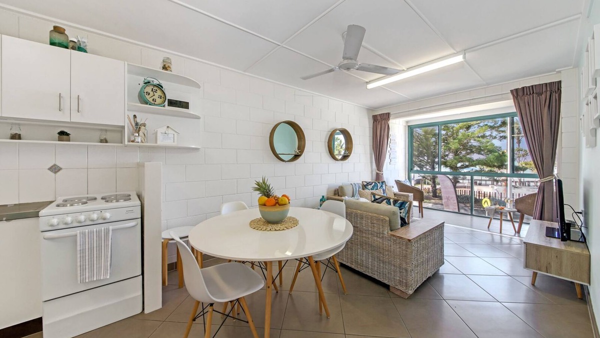 Yeppoon Apartment | BEACH BELLE 2 BRM APARTMENT OPPOSITE BEACHFRONT