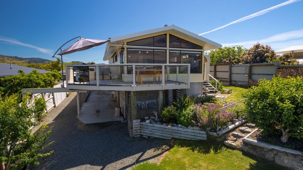 Kaiteriteri House | Beach, Bike, Boat, play