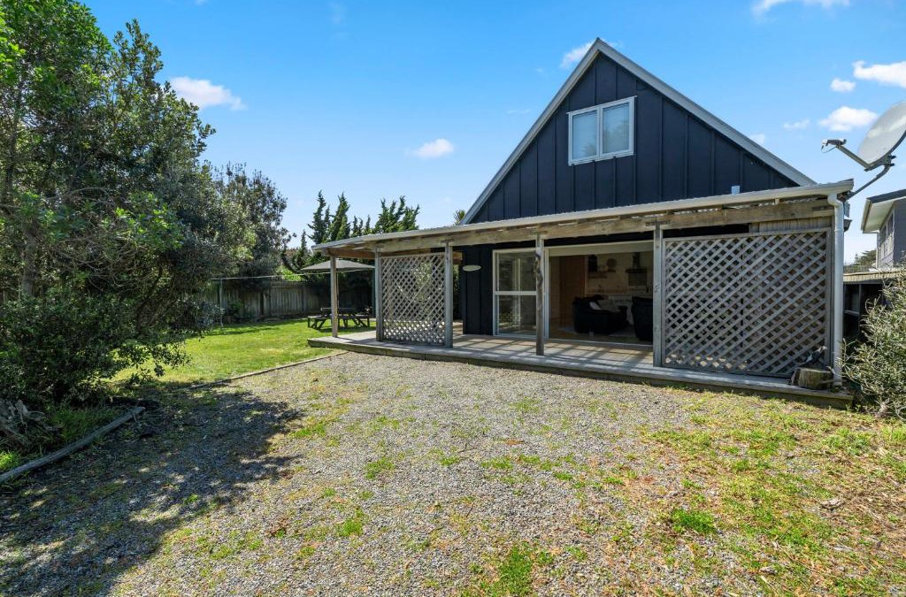 Foxton Beach House | Beach Bliss Cabin - Foxton Beach Holiday Home