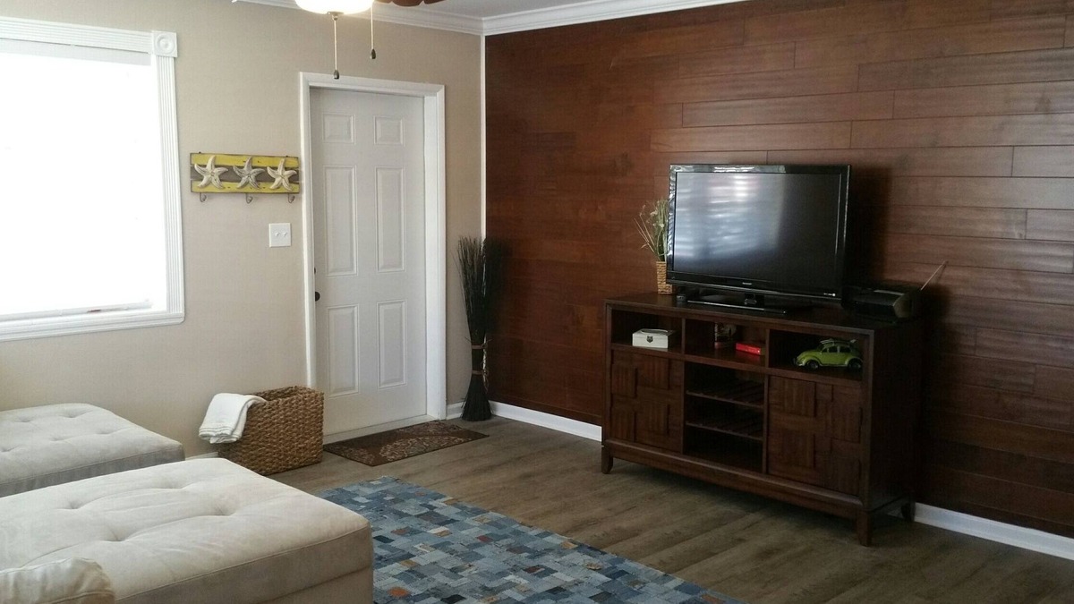 Pompano Beach Condo | Beach Block Bungalow, everything you need for a great get away Quiet and safe