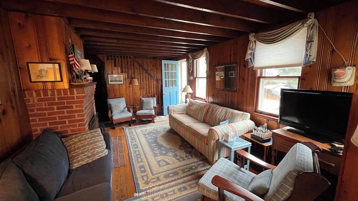 North Beach Haven House | Beach-block Bungalow at LBI: Classic wood-paneled Cape Cod, 100 yards from beach