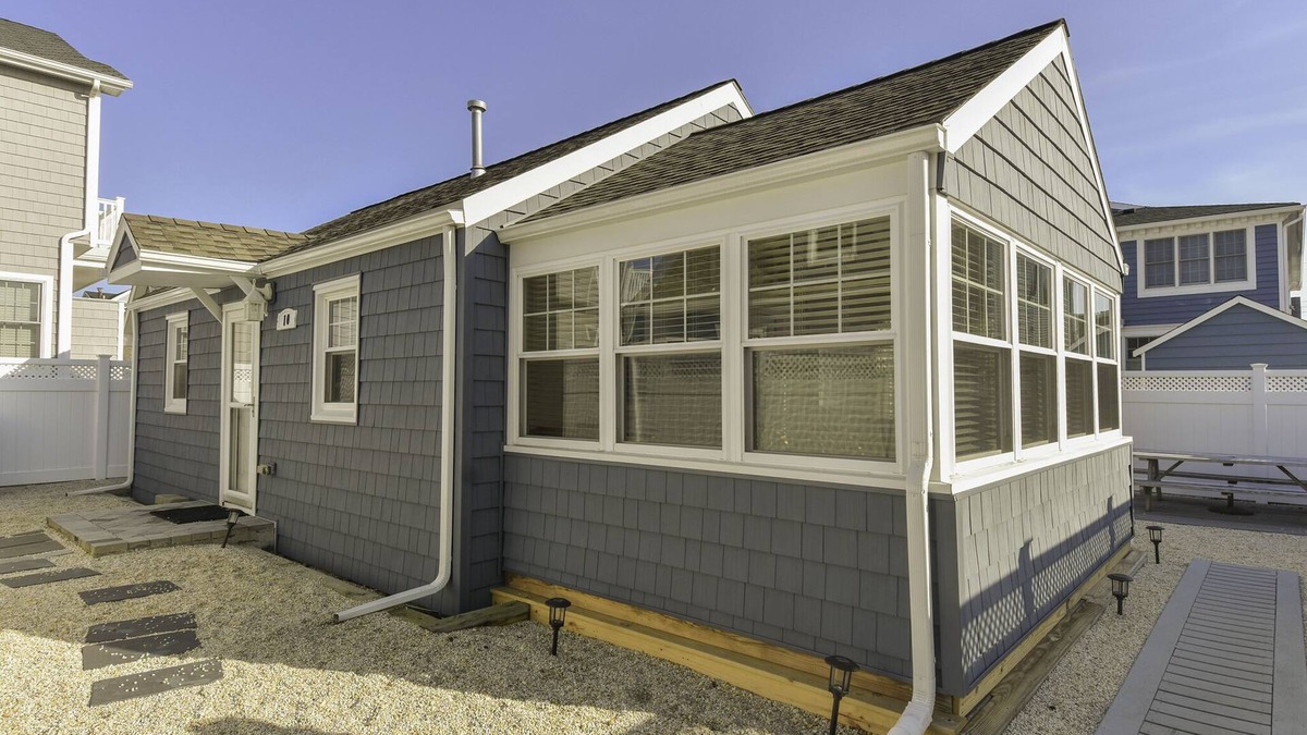 Ortley Beach Cottage | Beach Block Cottage, 5 Houses to the beach!