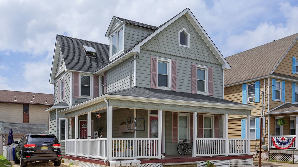 Rumson Apartment | BEACH BLOCK, ONE BEDROOM, THIRD FLOOR W/TERRACE