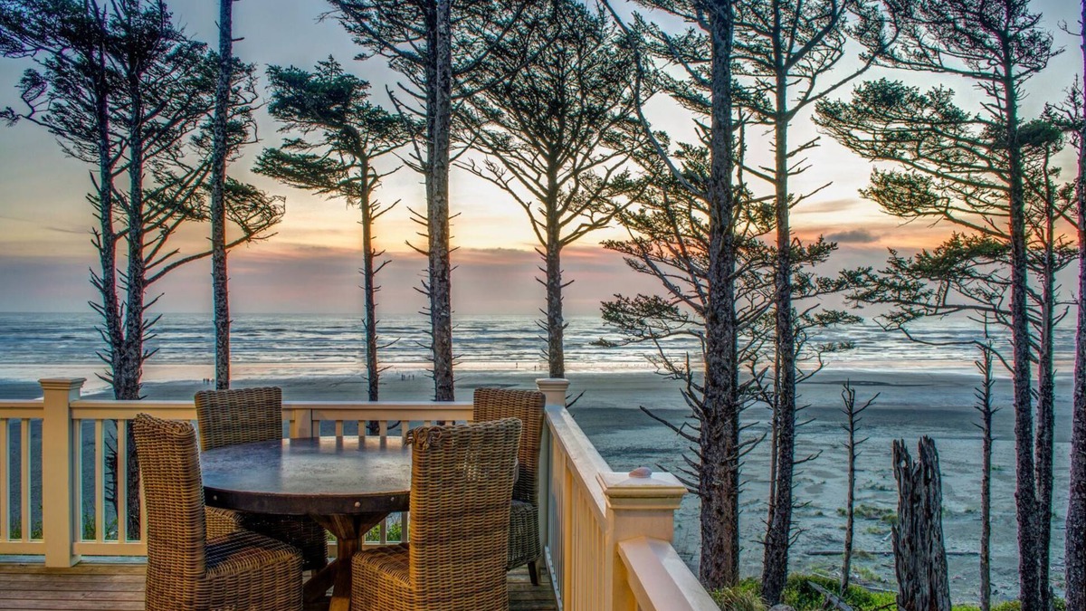 Seabrook House | Beach Bluff: Oceanfront, Hot Tub, Dog Friendly!