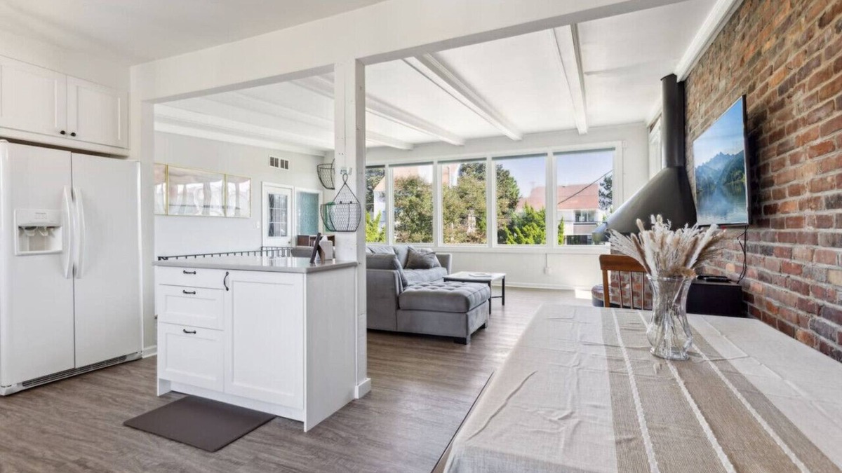 Croatan Beach House | Beach Break Getaway - 3/2, 1 block from beach, pet friendly