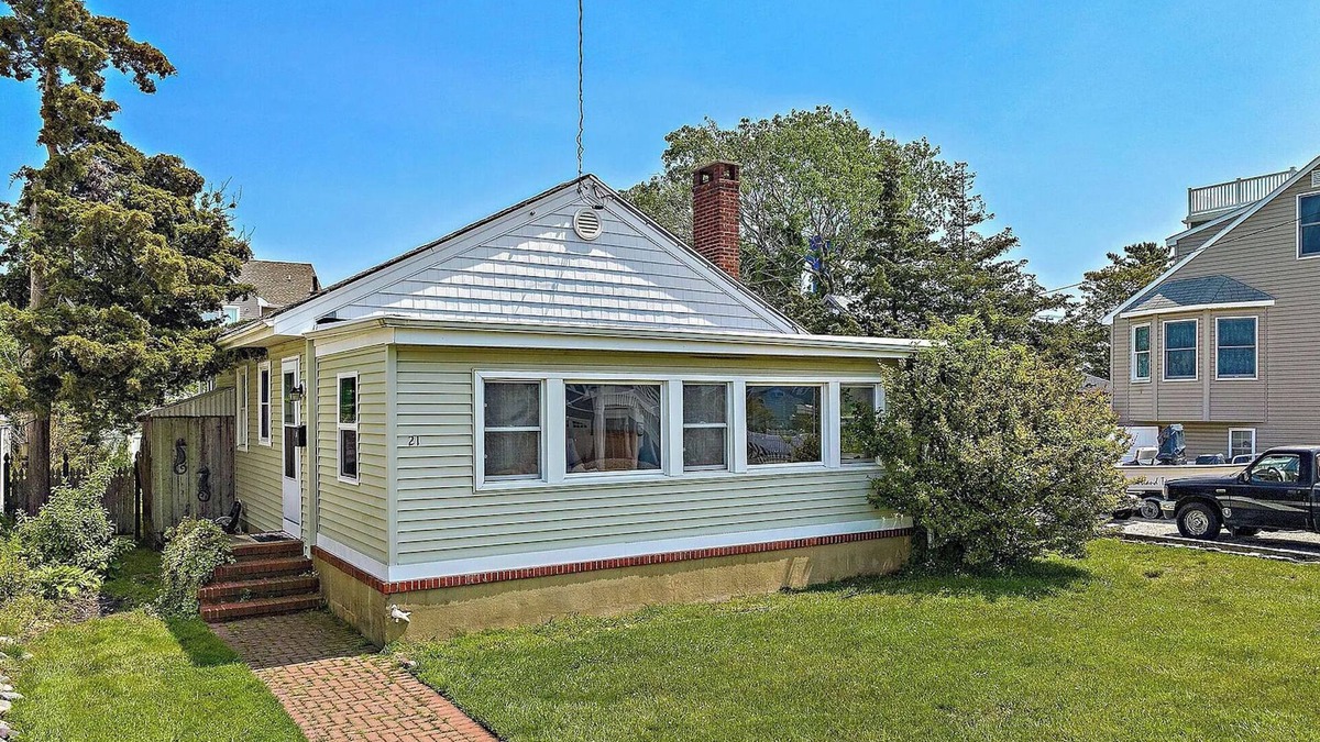 Beach Haven Terrace House | Beach Bungalow in Beach Haven Terrace - Perfect Location!