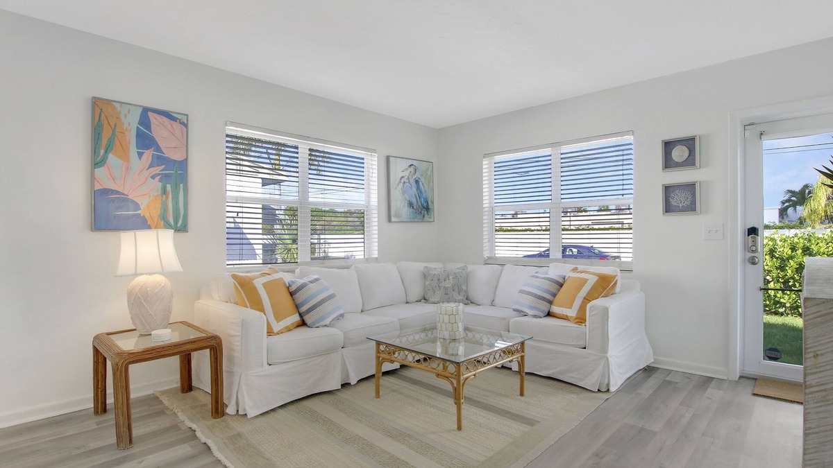 Riviera Beach House | Beach Bungalow Close to Renown Snorkeling