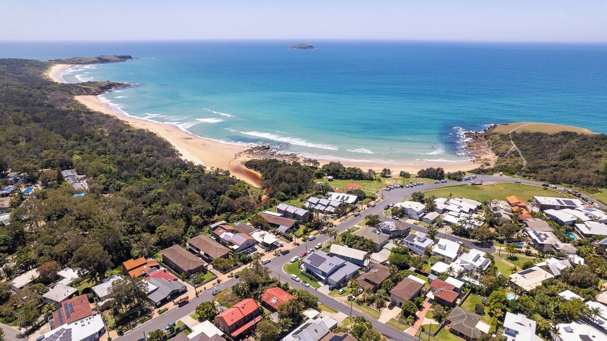 Emerald Beach House | Beach Cockatoo, Sleeps 4, start your day with a surf or walk on the beach