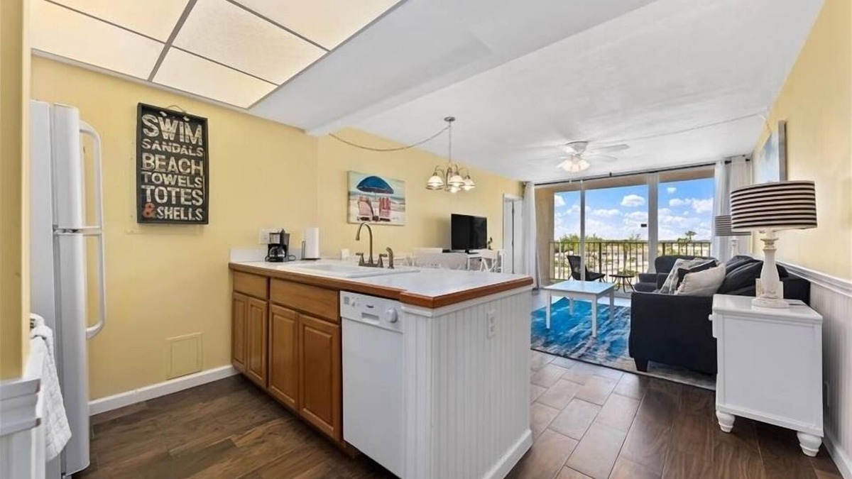 Hutchinson Island South Apartment | Beach Condo/Island Beach Resort/No Cleaning Fee/Condo 415