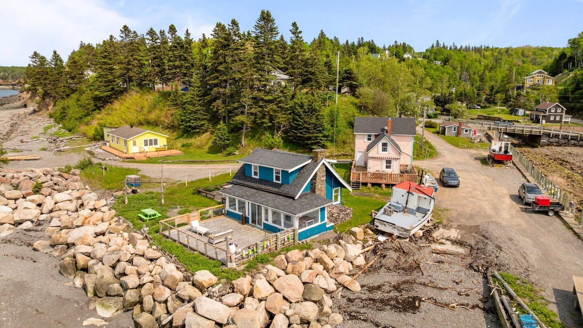 Harbourville Cottage | Beach Cottage 2 plus