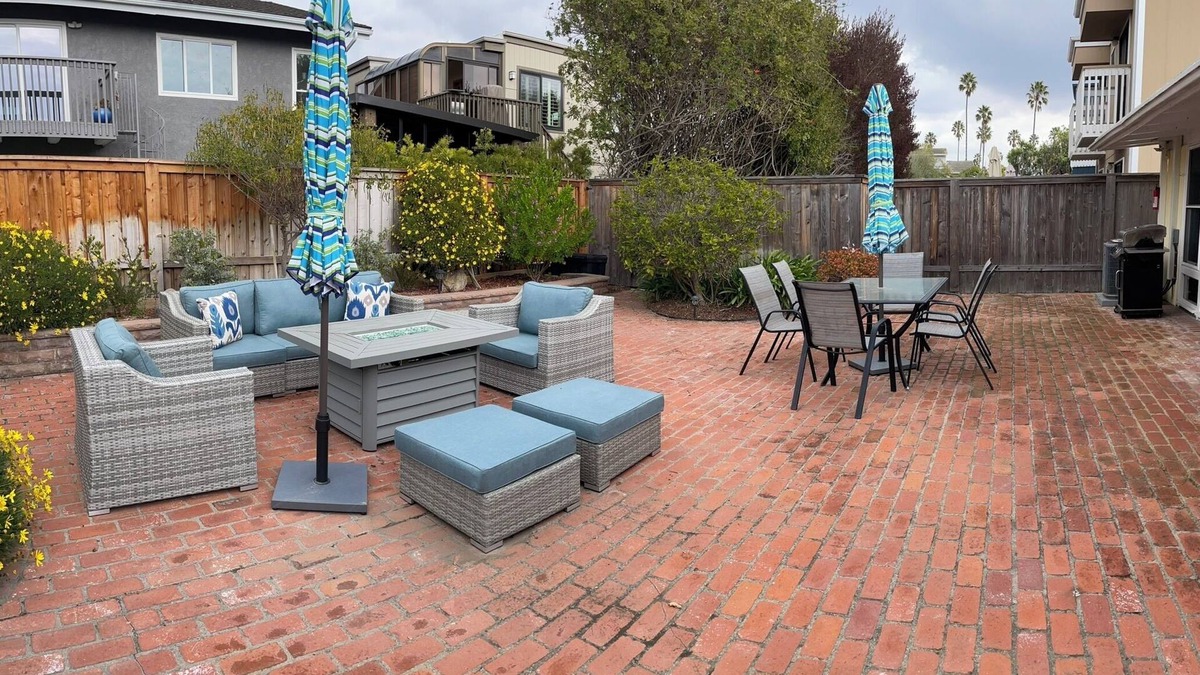 Pierpont Bay Cottage | Beach Cottage/Steps to Beach/Open Living/Outdoor Space/A/C
