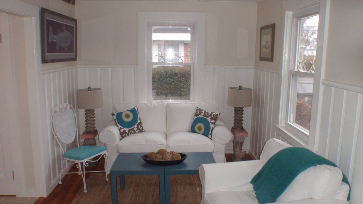 Easton's Point Cottage | Beach Cottage Steps Away From Easton's (First) Beach