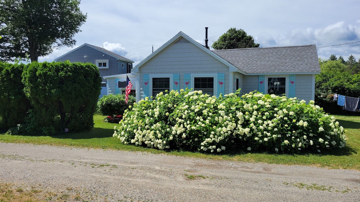 York Beach Cottage | Beach Cottage Walking Distance to Long Sands Beach