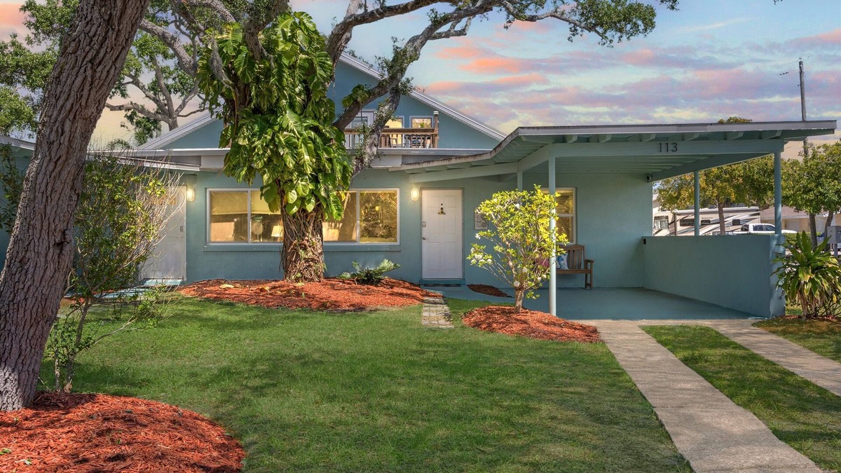 Cocoa Beach Cottage | Beach Duplex-Sleeps 8 per unit, walk 2 beach!