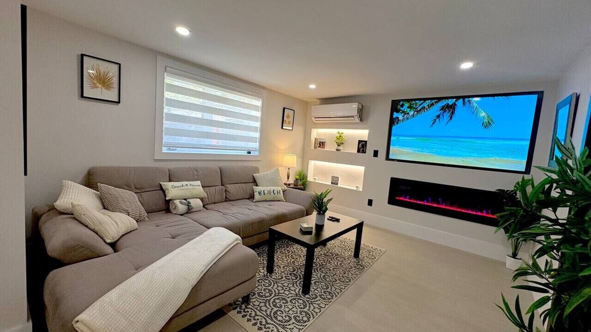 Wasaga Beach Apartment | Beach Escape - Walk to the Waves