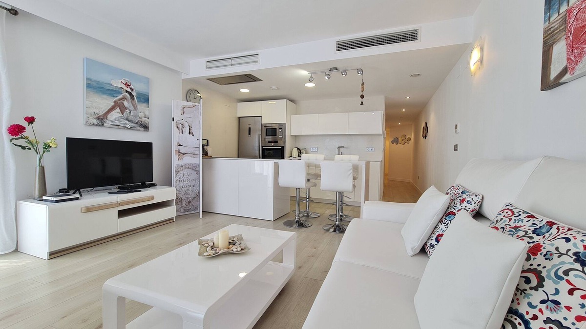 Fuengirola Apartment | Beach Front, 50m2 Terrace, Attic Apartment - Unique Modern Fuengirola - 8 sleeps