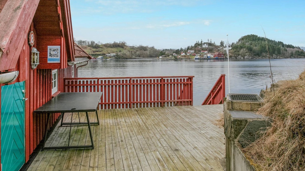 Sjernarøy Apartment | Beach front apartment in Sjernarøy