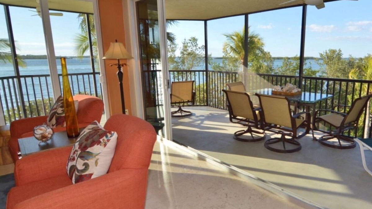 Punta Rassa Condo | Beach-front Beautiful, High-grade Finished Condo at SanibelHarbour Resort