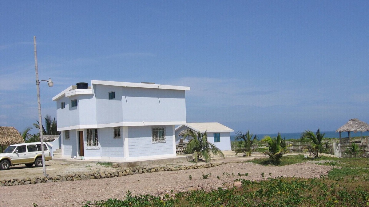 Crucita House | Beach Front Bed n Breakfast Room In Crucita #5
