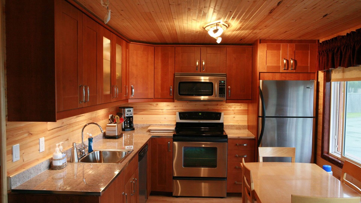 Regional District of Nanaimo Cabin | Beach Front Cabin In Qualicum Beach
