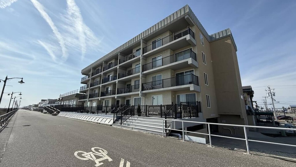 Sea Isle City Condo | Beach Front Condo with Fantastic Views