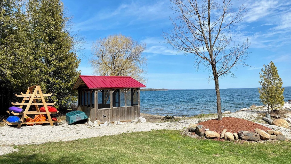Manitoulin District Cottage | Beach front cottage rental on Manitoulin Island