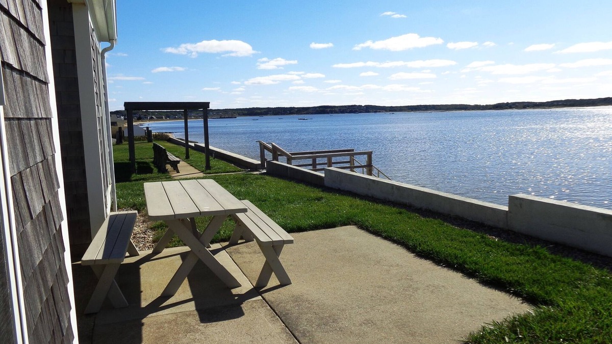 Wellfleet Cottage | Beach front Cottage, close to downtown - Private Beach and Great Water views