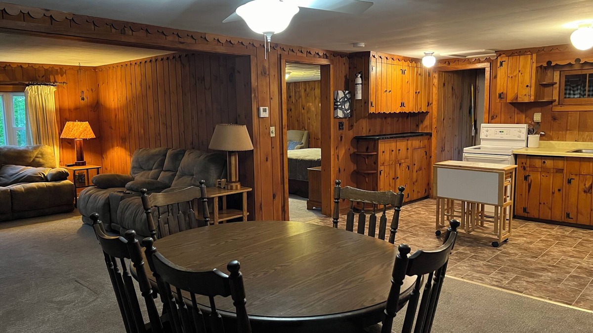 Upper Peninsula Michigan Cottage | Beach Front Cottage - Lake Superior