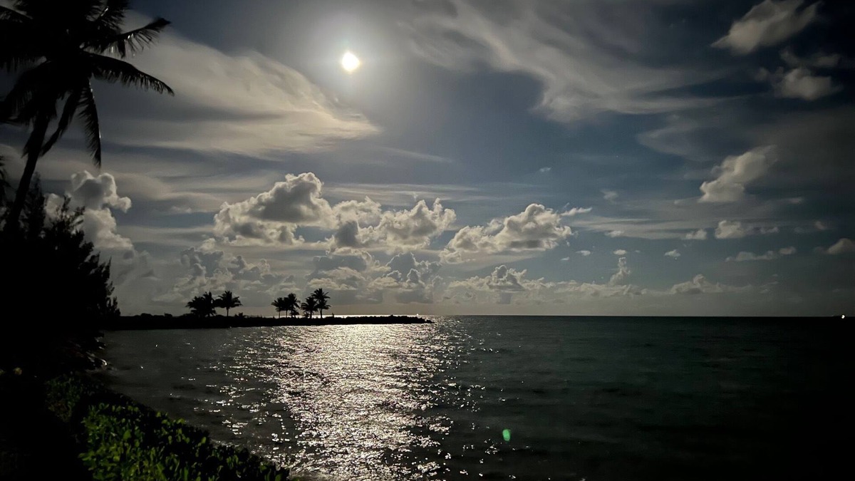 Freeport Cottage | Beach Front cottage on the Best beach in Grand Bahama