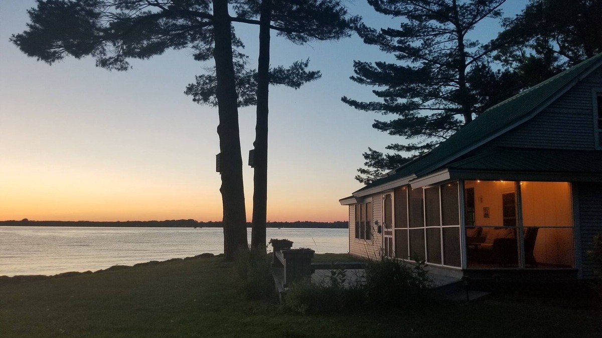 St. Albans Cottage | Beach front cottage with spectacular views, great sunsets
