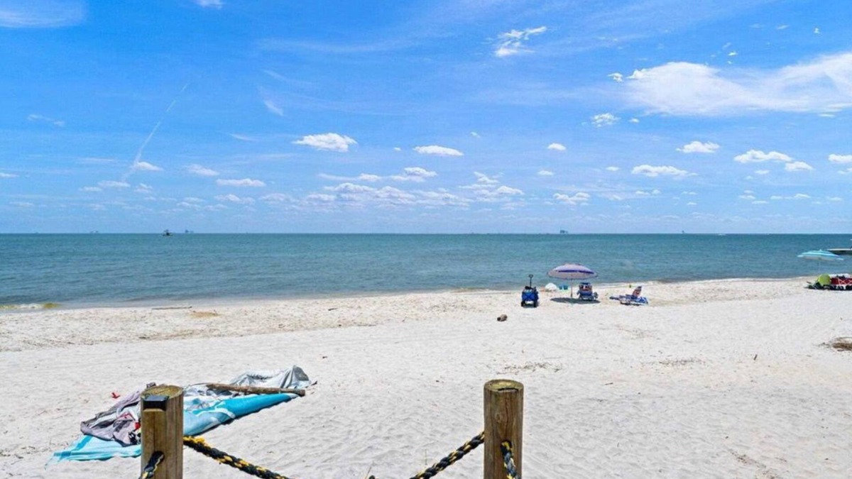 Dauphin Island Condo | Beach Front Dauphin Island - Large Condo Sleeps 6 Dauphin Surf Club