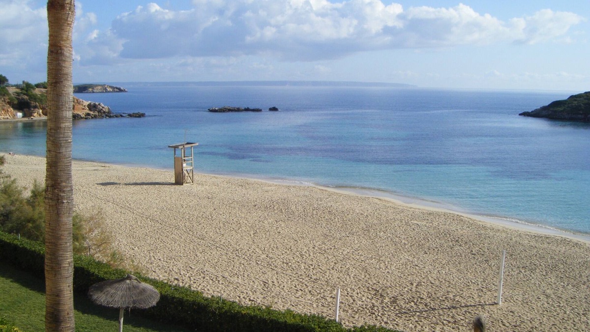 Portals Nous Apartment | Beach front apartment Puerto Portals