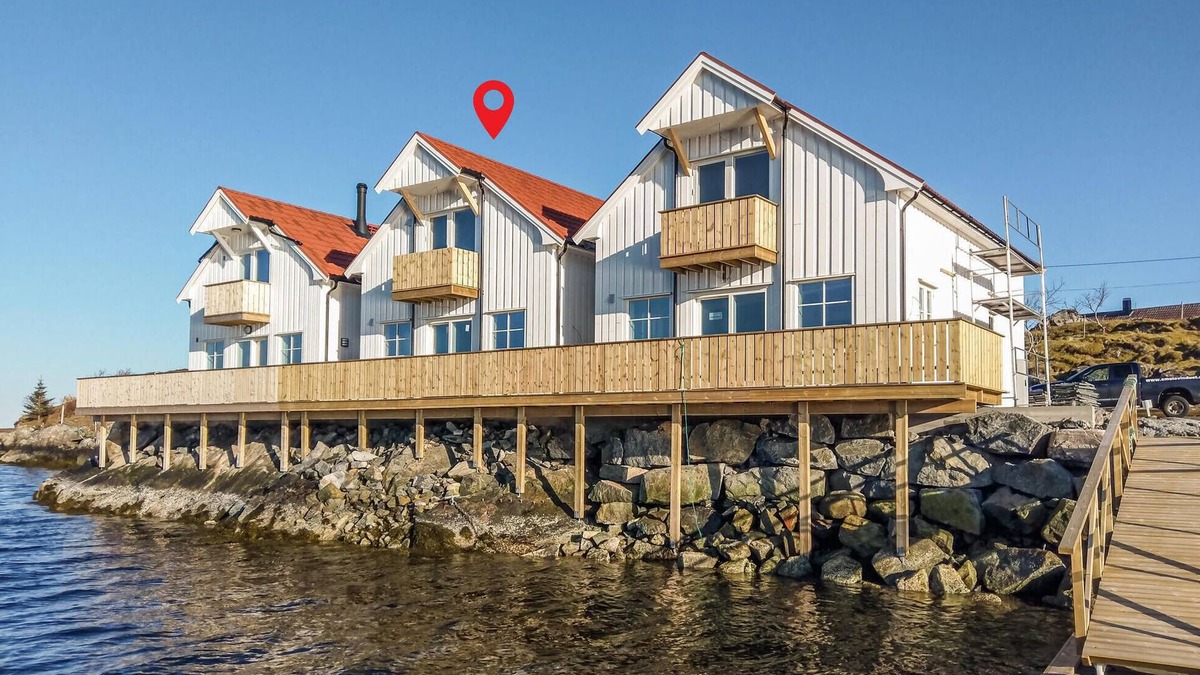 Smøla House | Beach front home in Smøla with kitchen