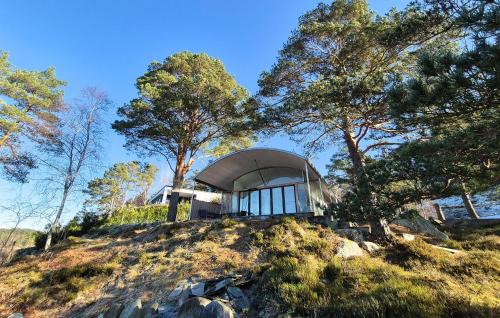 Sveio House | Beach Front Home In Sveio With Wifi