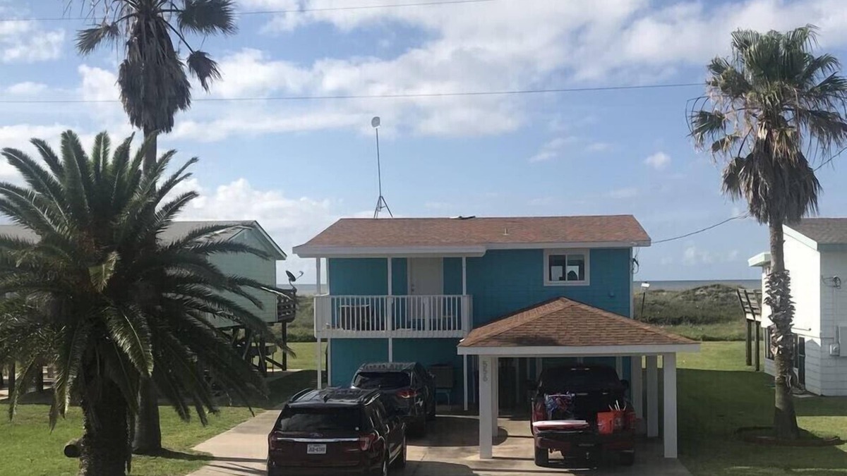 Matagorda House | Beach Front Home with Outstanding Views - Just a quick walk to the ocean.
