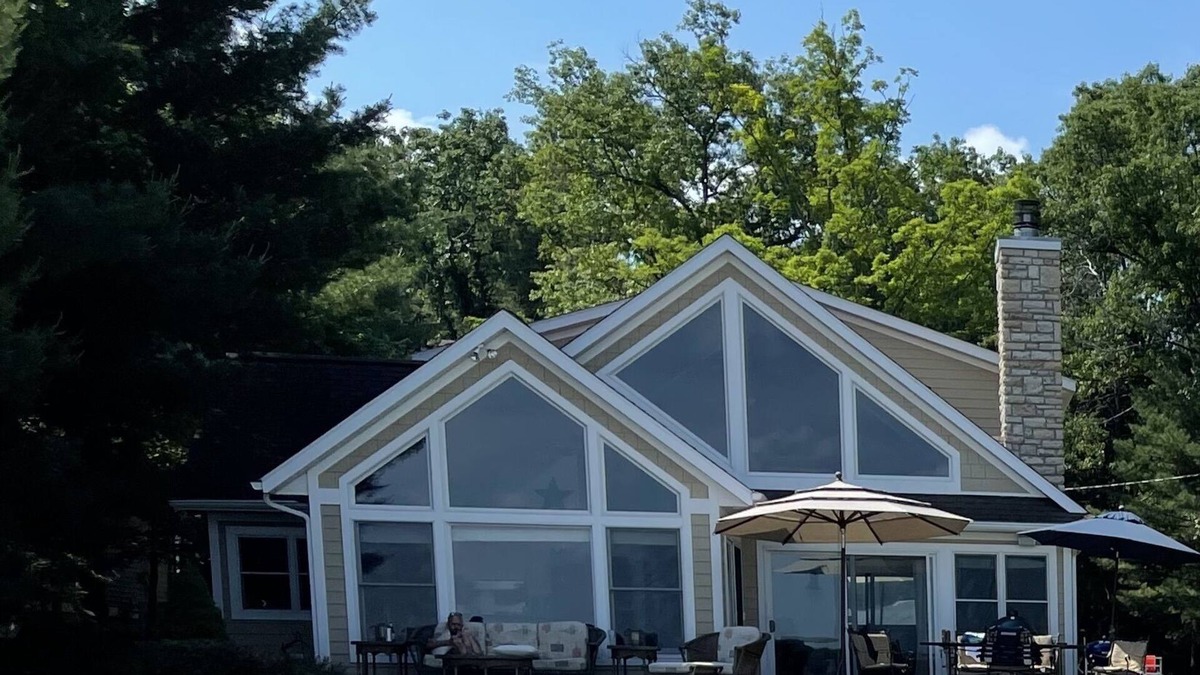 Baldwin Cottage | Beach Front Lake House