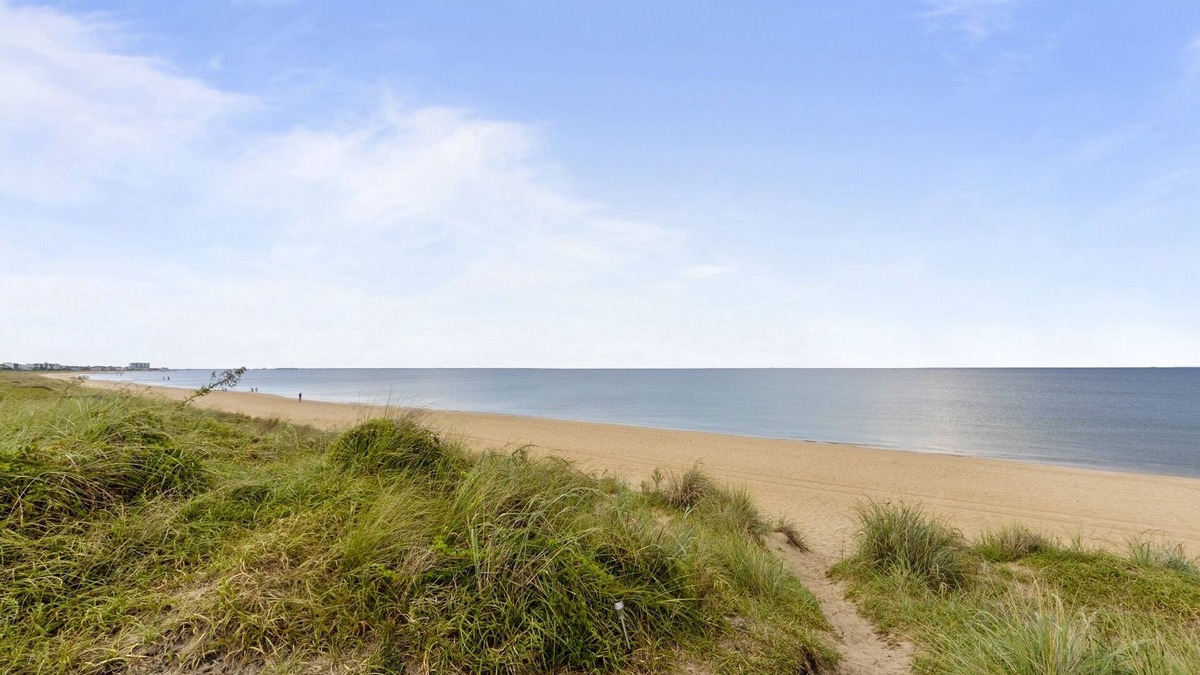 Cottage Line Cottage | Beach Front on the Bay - Pet Friendly by RedAwning